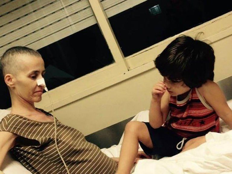 Maríe Vázquez y su hijo Nippur.