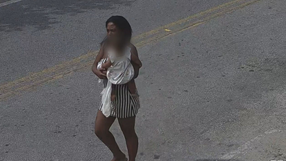 Una mujer engañó una madre, la prendió fuego y le secuestró a la hija de 8 meses