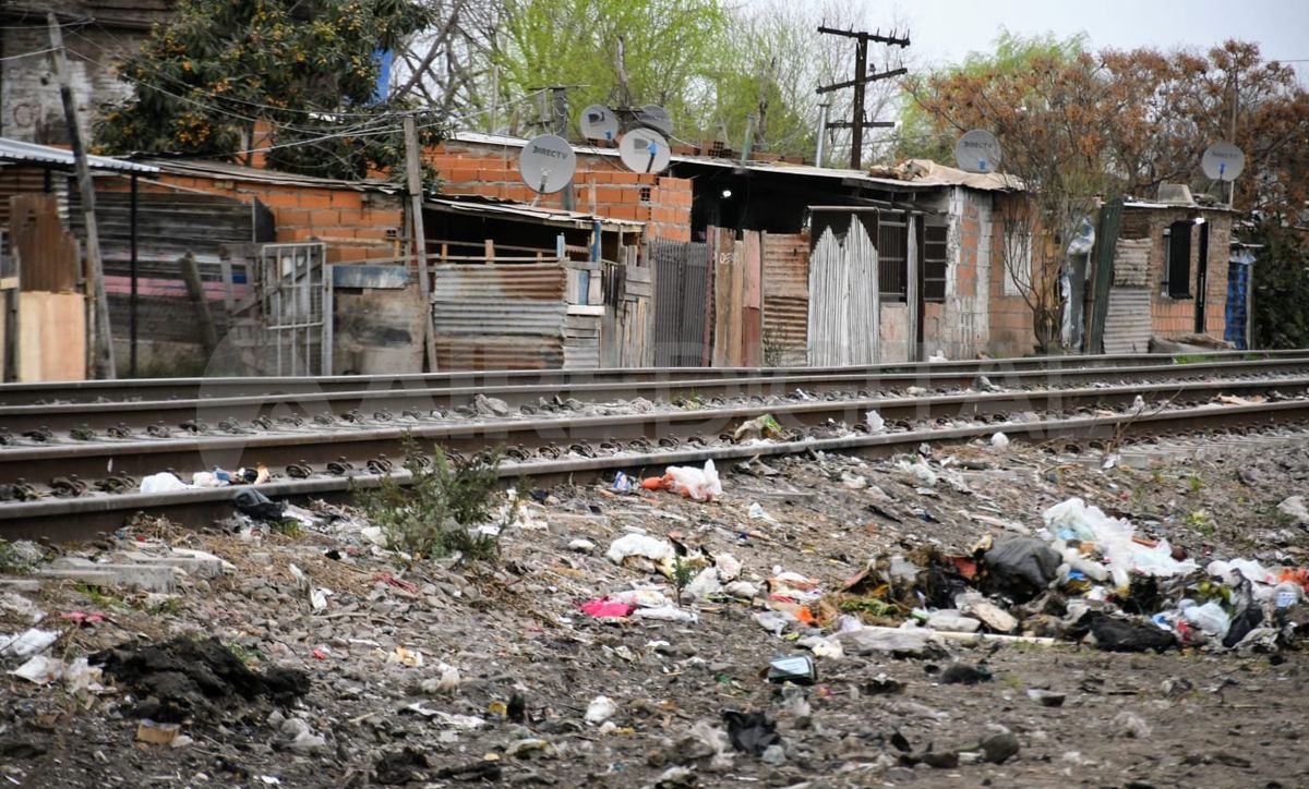 En Villa Gobernador Gálvez hay 29 asentamientos irregulares y uno de los índices más altos de Necesidades Básicas Insatisfechas (NBI).