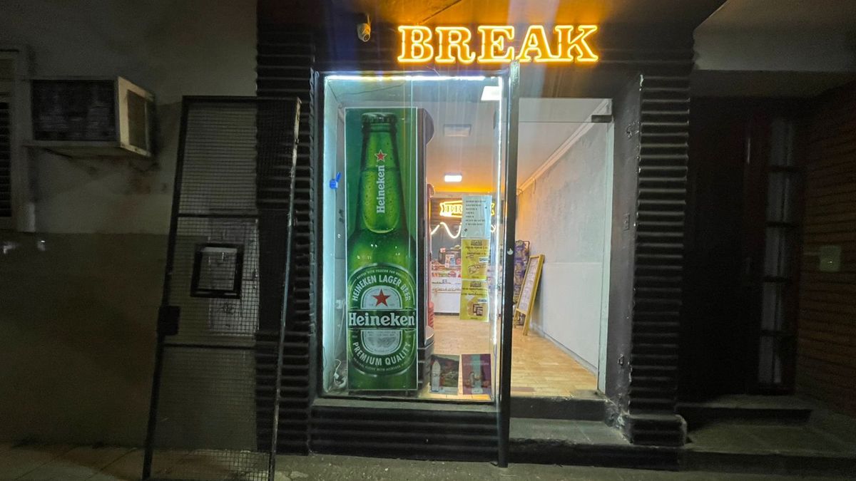 El kiosco asaltado está ubicado en 4 de Enero al 3200
