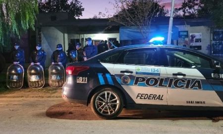 Por el secuestro en Gálvez se realizaron tres allanamientos para dar con los principales implicados. Por el secuestro en Gálvez se realizaron tres allanamientos para dar con los principales implicados.