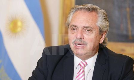 Alberto Fernández se reunió con ejecutivos de Whirlpool, quienes realizarán inversiones por 40 millones de dólares. Alberto Fernández se reunió con ejecutivos de Whirlpool, quienes realizarán inversiones por 40 millones de dólares.
