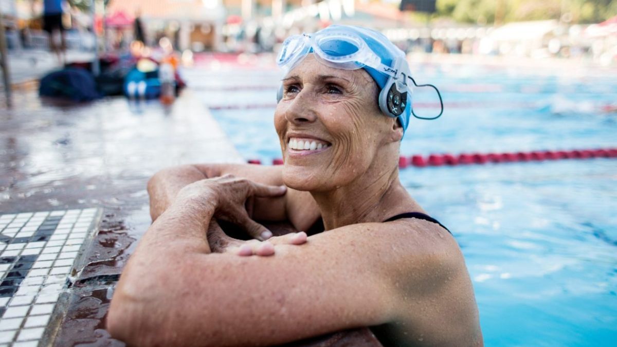 Nyad se había ganado la reputación de ser una de las mejores raidistas del mundo y no tenía nada que demostrarle a nadie, excepto a sí misma. Si había una deuda en la vida de Diana, era el cruce entre Cuba y Florida y, por eso, en enero de 2010 se empezó a entrenar otra vez para tratar de cumplir su sueño. Nyad se había ganado la reputación de ser una de las mejores raidistas del mundo y no tenía nada que demostrarle a nadie, excepto a sí misma. Si había una deuda en la vida de Diana, era el cruce entre Cuba y Florida y, por eso, en enero de 2010 se empezó a entrenar otra vez para tratar de cumplir su sueño.