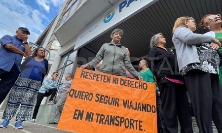 La obra social de los jubilados no paga a los transportistas desde enero pasado. La obra social de los jubilados no paga a los transportistas desde enero pasado.