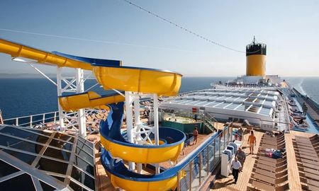 El Costa Pacífica tiene capacidad para 3.780 pasajeros, 1.110 tripulantes y una longitud de 290 metros. El Costa Pacífica tiene capacidad para 3.780 pasajeros, 1.110 tripulantes y una longitud de 290 metros.