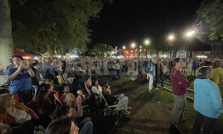 Aire transmitió en vivo la Vigilia Malvinera y el 12° Festival Musical de la Soberanía. Aire transmitió en vivo la Vigilia Malvinera y el 12° Festival Musical de la Soberanía.
