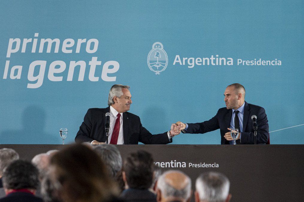 El presidente Alberto Fernández y el ministro de Economía, Martín Guzmán, dieron a conocer el proyecto que será enviado al Congreso. Foto NA: Damián Dopacio.