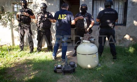 Secuestro. En un domicilio los investigadores encontraron elementos que presuntamente sería robados. Secuestro. En un domicilio los investigadores encontraron elementos que presuntamente sería robados.