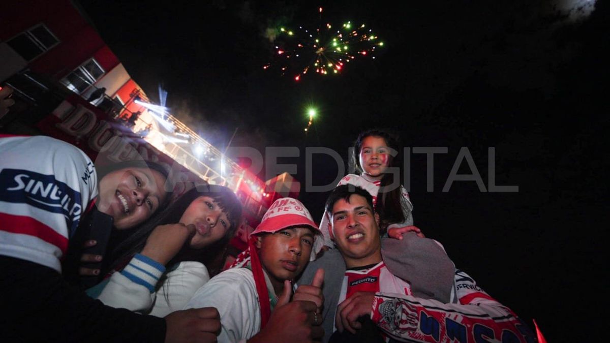 Unión celebra sus 118 años de vida con una gran fiesta en la sede del club