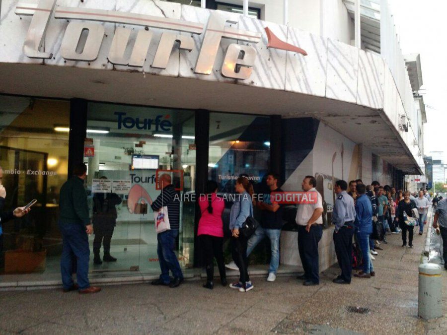 Santa Fe: gran demanda para comprar dólares