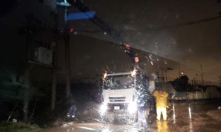 Seis zonas de la ciudad están afectadas con cortes de luz por la tormenta. Seis zonas de la ciudad están afectadas con cortes de luz por la tormenta.