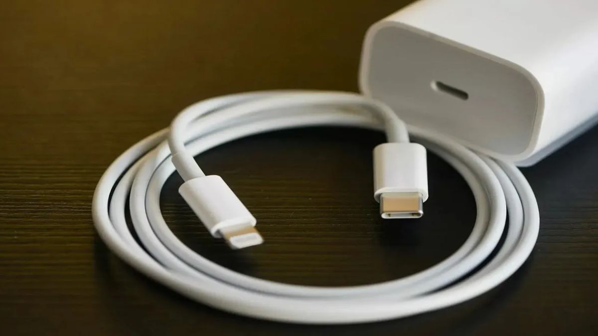 El sistema de Recarga Optimizada analiza tus patrones de sueño para reducir el tiempo que la batería permanece al 100% de su capacidad. El sistema de Recarga Optimizada analiza tus patrones de sueño para reducir el tiempo que la batería permanece al 100% de su capacidad.