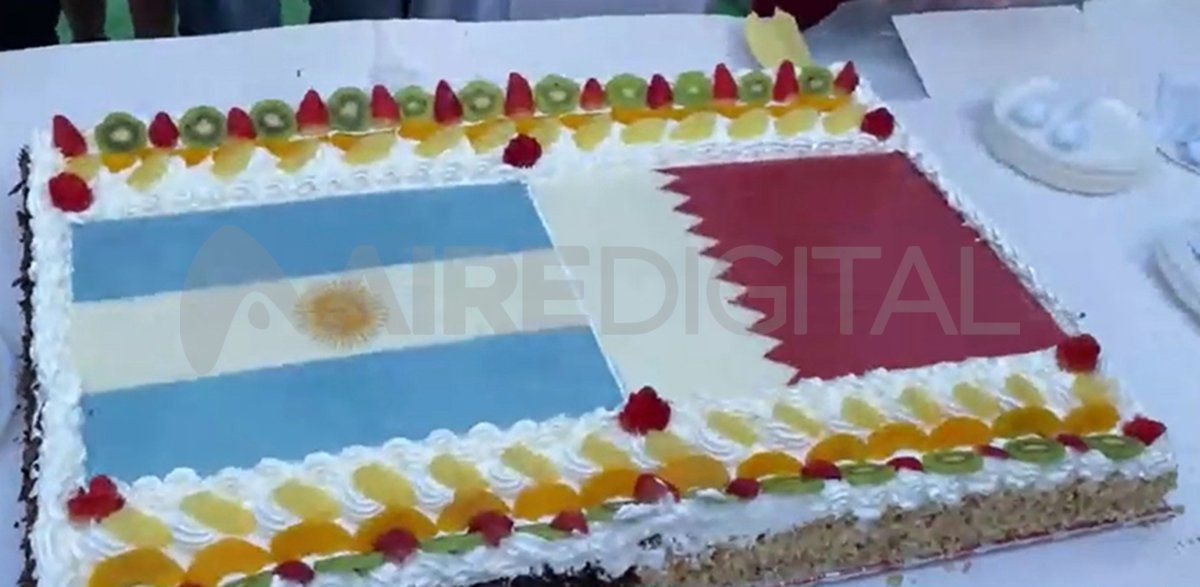 La torta que llevó el jeque al barrio argentino de Doha.