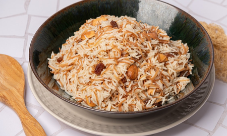Este arroz turco especiado con pollo es una receta rendidora, aromática y diferente Este arroz turco especiado con pollo es una receta rendidora, aromática y diferente