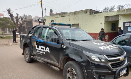 Un móvil policial llegó luego del aviso de la vecinal. Un móvil policial llegó luego del aviso de la vecinal.