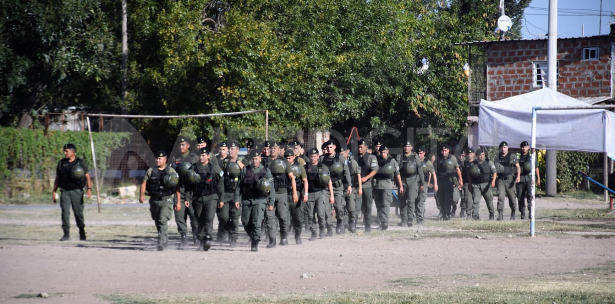 En la ciudad de Rosario hay más de 3.000 efectivos de Gendarmería Nacional. En la ciudad de Rosario hay más de 3.000 efectivos de Gendarmería Nacional.