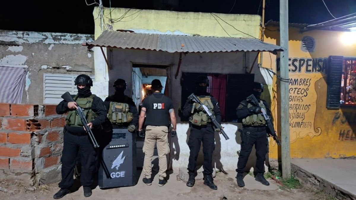 La Policía de Investigaciones realizó siete allanamientos en el barrio Pompeya&nbsp;