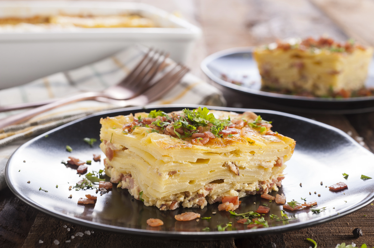 El milhojas de papas y espinacas es una excelente opción para hacer en casa con pocos ingredientes y disfrutar de un plato único. El milhojas de papas y espinacas es una excelente opción para hacer en casa con pocos ingredientes y disfrutar de un plato único.