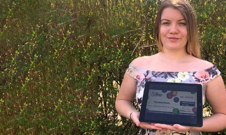 Harmony Dawes posa con su premio virtual (Foto: National Lottery) Harmony Dawes posa con su premio virtual (Foto: National Lottery)