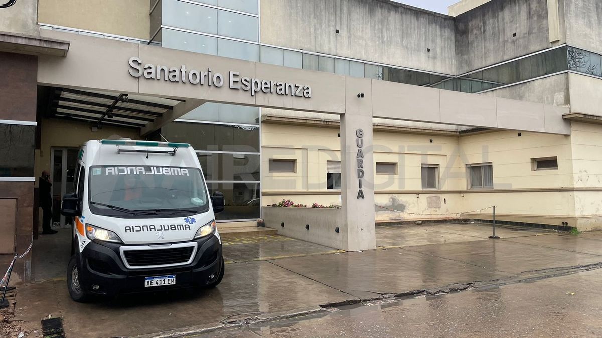 La dirigente política fue trasladada al Sanatorio Esperanza, donde se le realizan estudios médicos. La dirigente política fue trasladada al Sanatorio Esperanza, donde se le realizan estudios médicos.