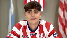 El futbolista de la reserva tatengue, Dylan Greco, firmó su primer contrato profesional con Unión.