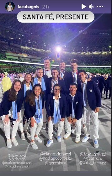 Una de las historias de Instagram de Facundo Bagnis en la que posa junto a otros atletas de la provincia de Santa Fe. 