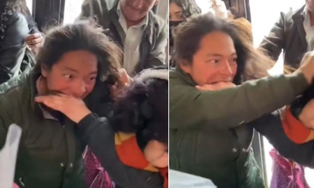 Dos mujeres se agarraron a mordiscos en un colectivo y no pudieron separarlas.