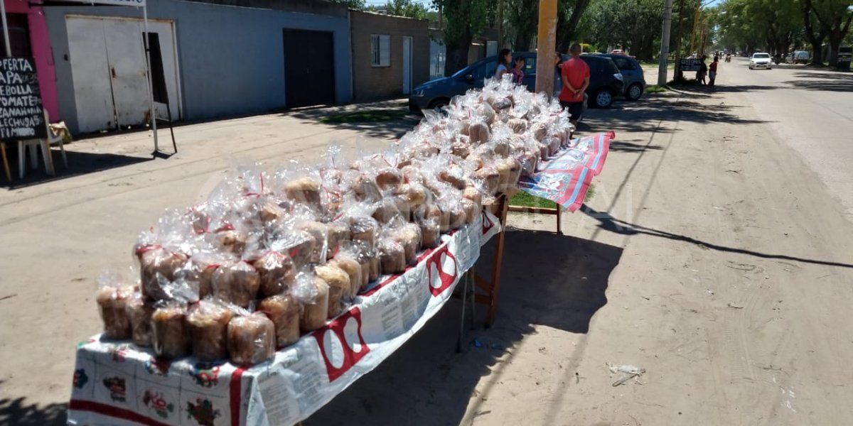 La ONG Innuma regaló 800 pan dulces a los vecinos de barrio Yapeyú