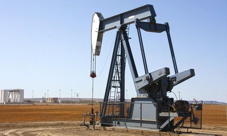 El Gobierno nacional firmó este martes un acta de entendimiento con la provincia de Chubut para avanzar en la eliminación de las retenciones a las exportaciones de petróleo convencional,. El Gobierno nacional firmó este martes un acta de entendimiento con la provincia de Chubut para avanzar en la eliminación de las retenciones a las exportaciones de petróleo convencional,.
