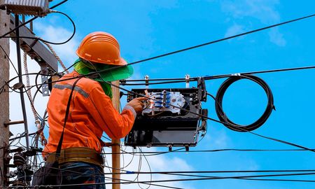 Internet en la Argentina cubre al 79% de los hogares. La fibra óptica va ganando lugar y ocupa el 40% de esos hogares. Internet en la Argentina cubre al 79% de los hogares. La fibra óptica va ganando lugar y ocupa el 40% de esos hogares.