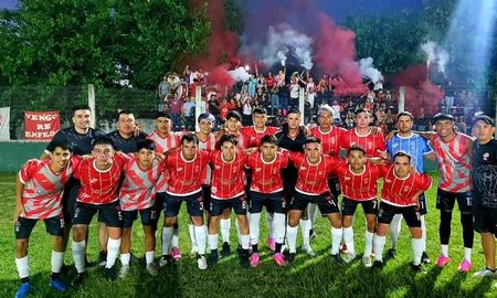 Huracán de Villa Ocampo, se quedó con el título del torneo clausura. Foto: Instagram Huracán. Huracán de Villa Ocampo, se quedó con el título del torneo clausura. Foto: Instagram Huracán.