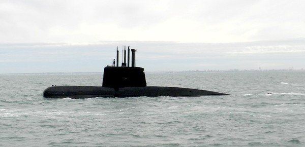 Mauricio Macri se reúne con los jefes de las fuerzas armadas y luego daría “un mensaje”