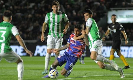Segundo tiempo: Unión y Banfield continúan igualando sin goles. Segundo tiempo: Unión y Banfield continúan igualando sin goles.