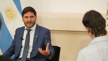 El gobernador Maximiliano Pullaro criticó al ámbito legislativo por no dictar normas que puedan ser aplicadas en nuestro país. En ese sentido, pidió sensatez.