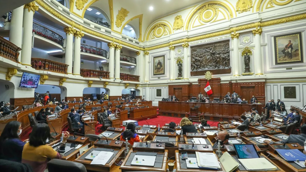 Avanza en el Congreso de Perú un proyecto que haría retroceder el derecho al aborto.