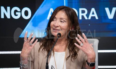 Que tengamos una Constitución actualizada es en favor de la ciudadanía, señaló la decana de la Facultad de Derecho, Claudia Levin. Que tengamos una Constitución actualizada es en favor de la ciudadanía, señaló la decana de la Facultad de Derecho, Claudia Levin.
