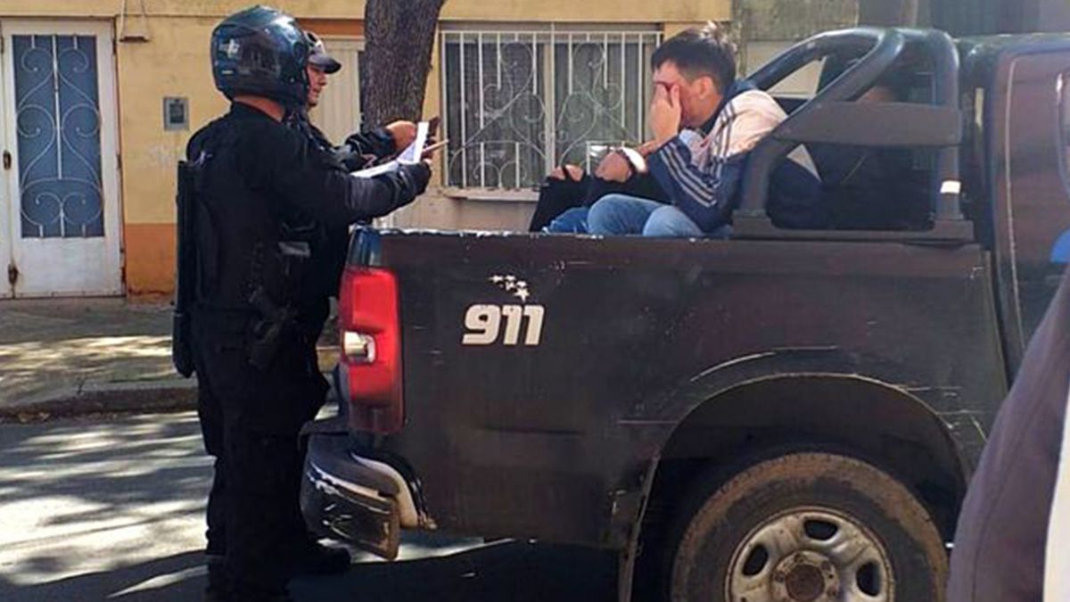 Uno de los funcionarios agredidos está a cargo de la seguridad deportiva de la provincia y es Hernán Brest