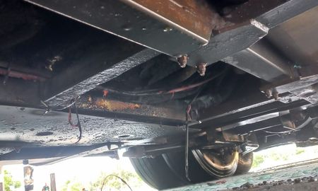El fuego se inició en la parte baja de un micro que estaba estacionado en la Terminal de Vera. El fuego se inició en la parte baja de un micro que estaba estacionado en la Terminal de Vera.