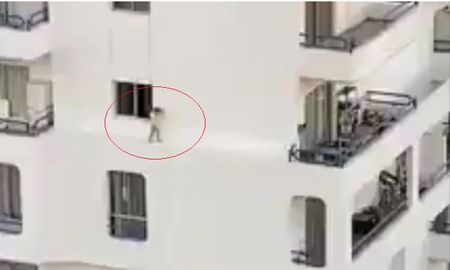 el escalofriante video de una nina corriendo por una cornisa estrecha en las alturas de un edificio el escalofriante video de una nina corriendo por una cornisa estrecha en las alturas de un edificio