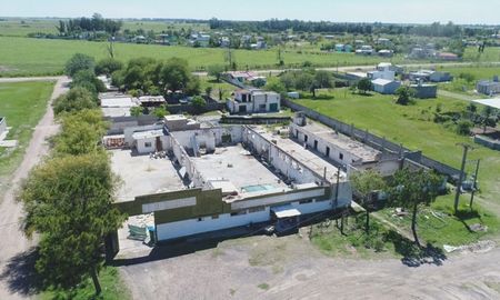 El predio está ubicado en barrio Las Américas de la localidad del departamento San Cristóbal. El predio está ubicado en barrio Las Américas de la localidad del departamento San Cristóbal.