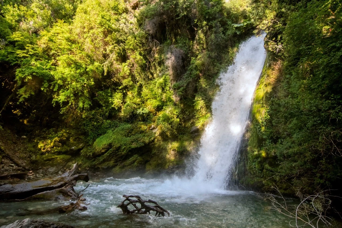 Salto de Corbata Blanca