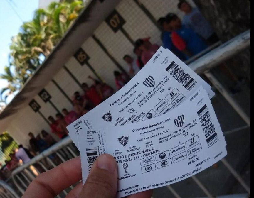 En las entradas que Fluminense vendió para el partido de este martes, definen a Unión como un equipo colombiano.