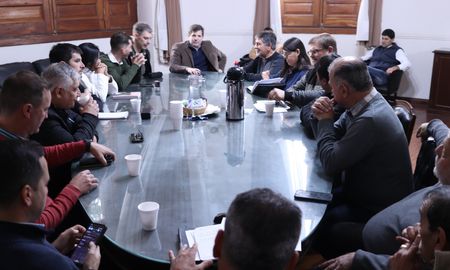 En la paritaria municipal, se fijaron los aumentos salariales para los meses de abril, mayo y junio. En la paritaria municipal, se fijaron los aumentos salariales para los meses de abril, mayo y junio.