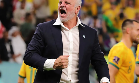 Graham Arnold, un histórico del fútbol australiano, es el técnico del seleccionado que este sábado enfrentará a Argentina en los octavos de final del Mundial Qatar 2022. Graham Arnold, un histórico del fútbol australiano, es el técnico del seleccionado que este sábado enfrentará a Argentina en los octavos de final del Mundial Qatar 2022.