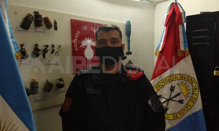 Martín Parvelotti, jefe de la Brigada de Explosivos de la Unidad Regional I. Martín Parvelotti, jefe de la Brigada de Explosivos de la Unidad Regional I.