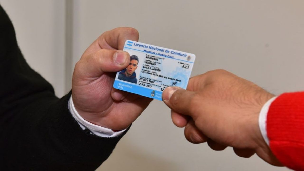 Desde ahora las licencias profesionales correspondientes a las clases C, D y E tienen carácter interjurisdiccional y se tramitan en los 105 puntos en toda la provincia. Desde ahora las licencias profesionales correspondientes a las clases C, D y E tienen carácter interjurisdiccional y se tramitan en los 105 puntos en toda la provincia.