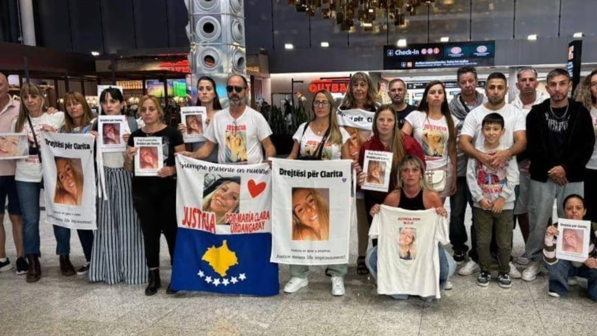 Condenaron a 18 años de cárcel al novio suizo de la argentina que murió tras caer de un sexto piso en Kosovo Condenaron a 18 años de cárcel al novio suizo de la argentina que murió tras caer de un sexto piso en Kosovo