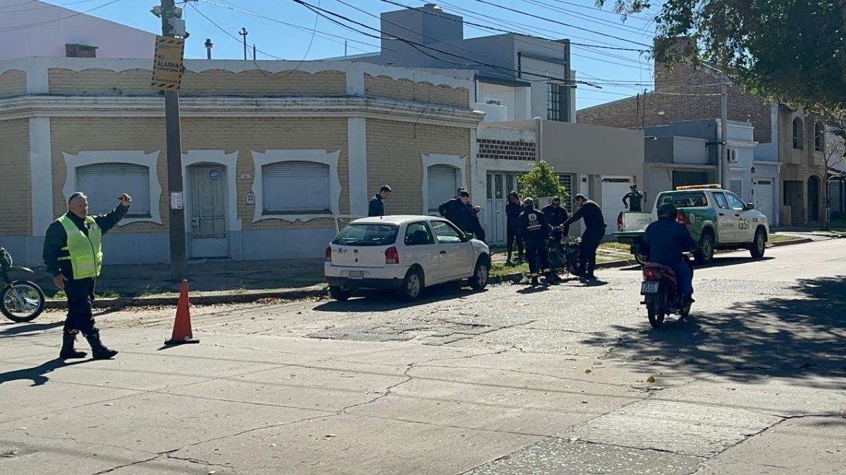 Un accidente de tránsito alteró la tranquilidad de la esquina de 9 de Julio y Quintana este viernes pasado el mediodía