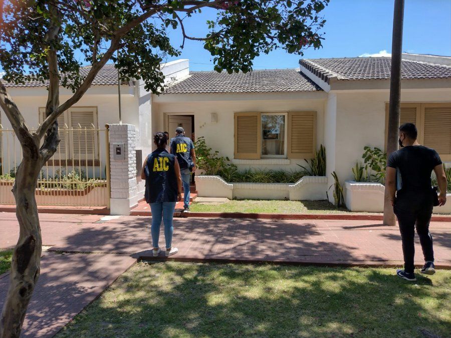 Agentes de la AIC allanaron una vivienda ubicada en Avenida Italia al 900