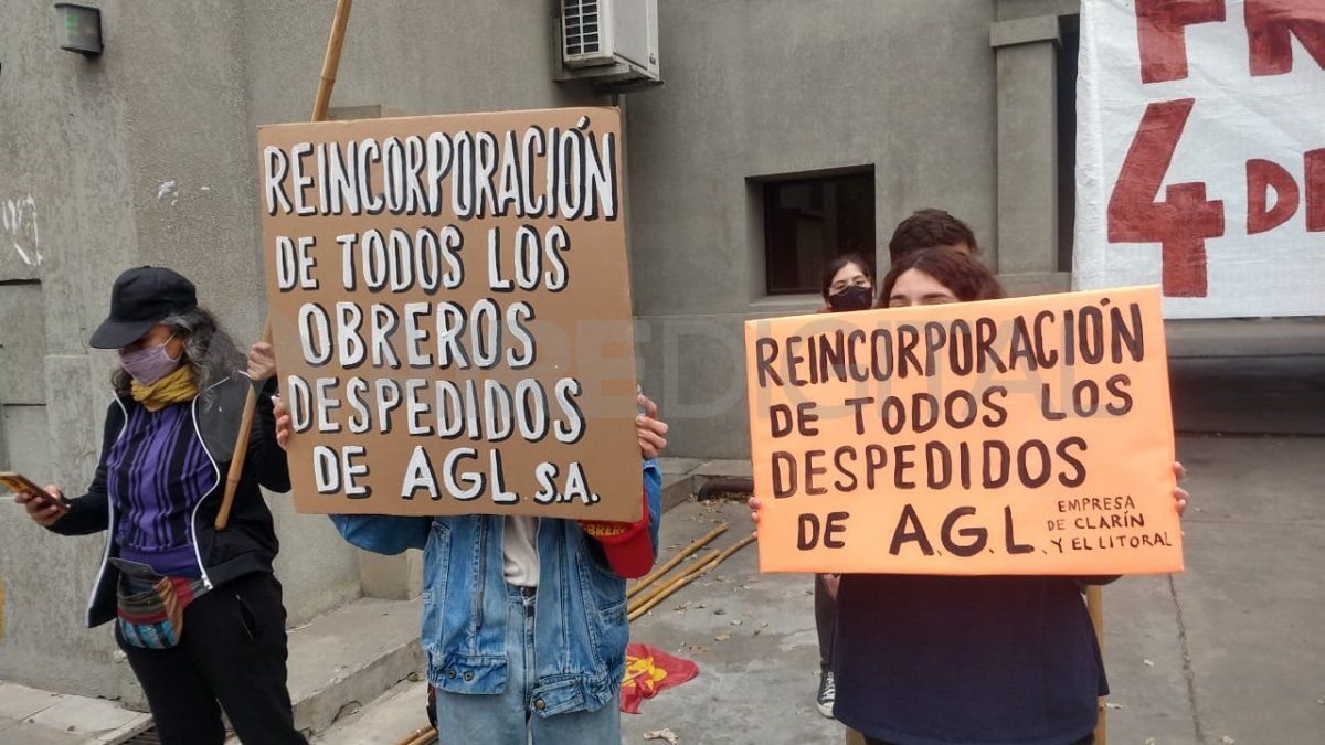 Los trabajadores esperan una resolución favorable este martes.